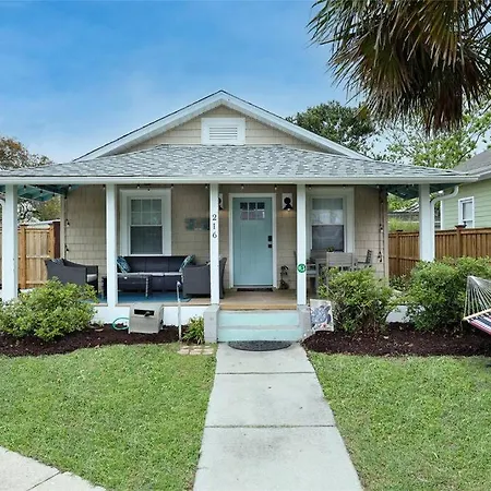 1 Block From Beach & Boardwalk Free Parking Great Porch
